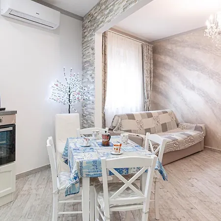 Da Crys & Symo Apartament *