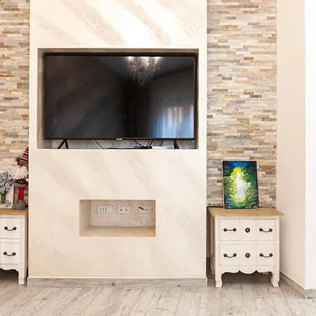 Da Crys & Symo Apartament *